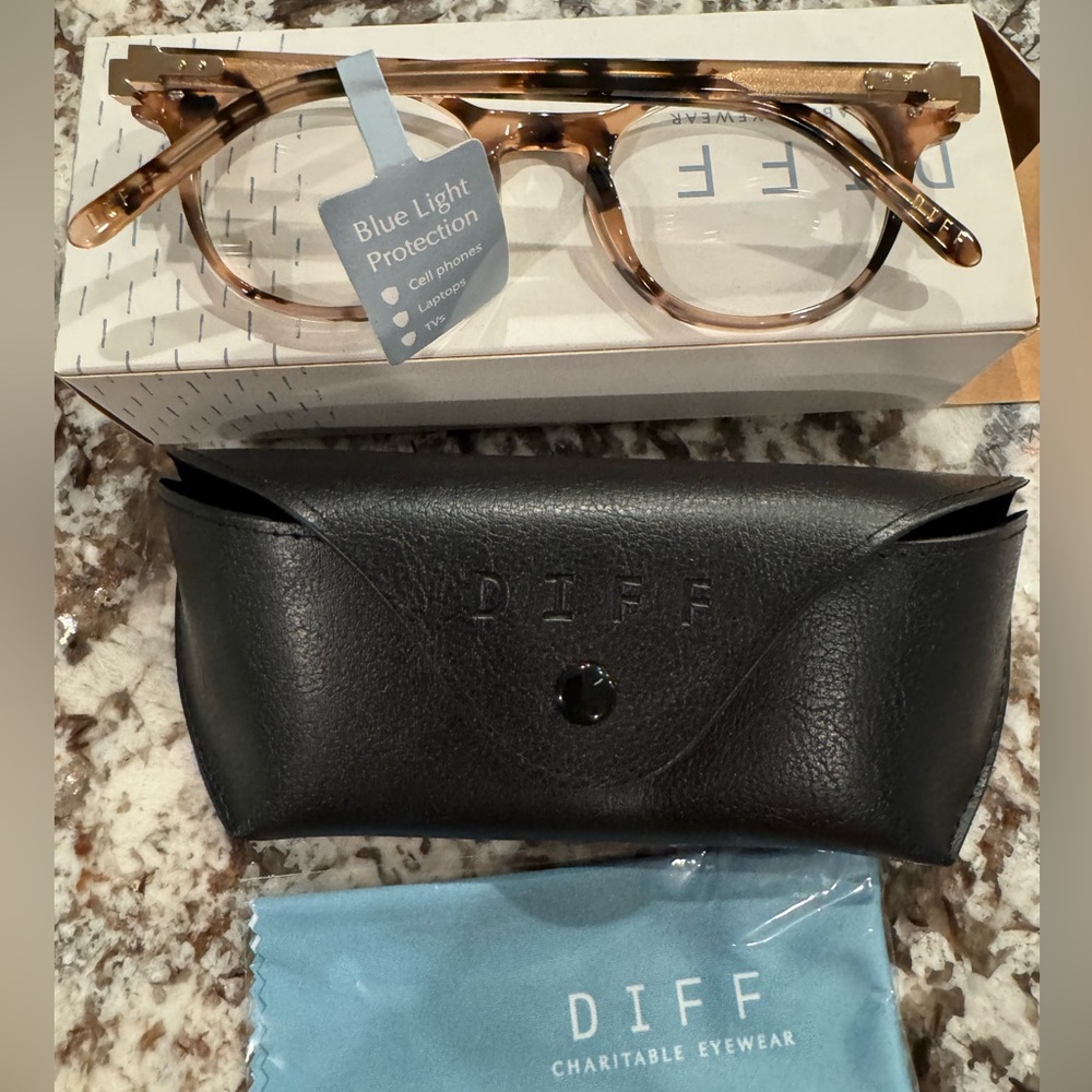 DIFF Blue-Light Blocking Glasses - Picture 6 of 11